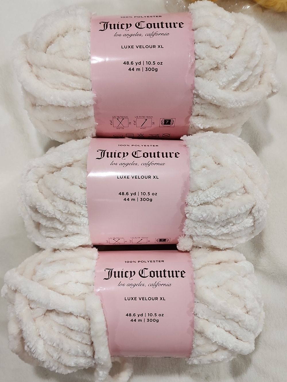Juicy Couture Luxe Velour XL Plush Yarn - Angel